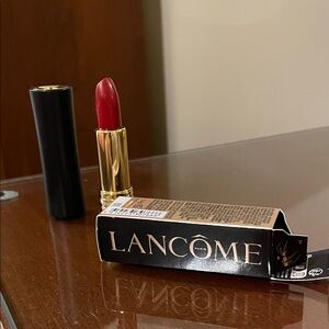 Lancome L’Absolu Rouge Shaping Cream Lipstick in 148 Bisou Bisou